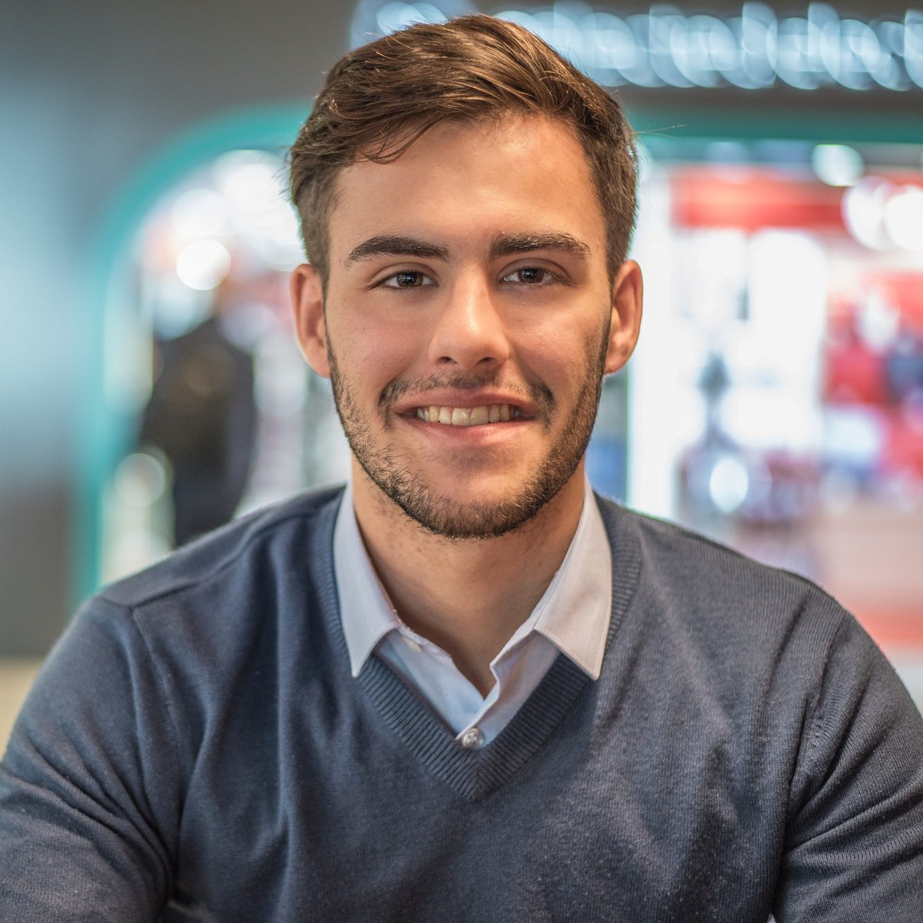 portrait close up of young man smiling e1612949267858 construction service,econstruct,econstruct consultancy