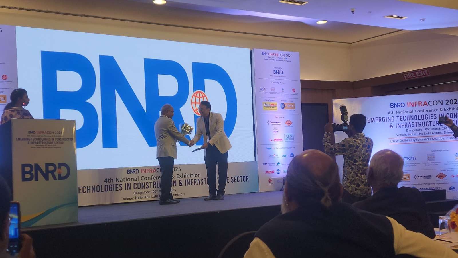 best-award-construction-builders&design1